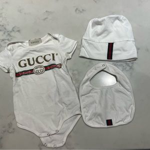 Gucci baby gift - onesie, hat, bib - 3/6m
